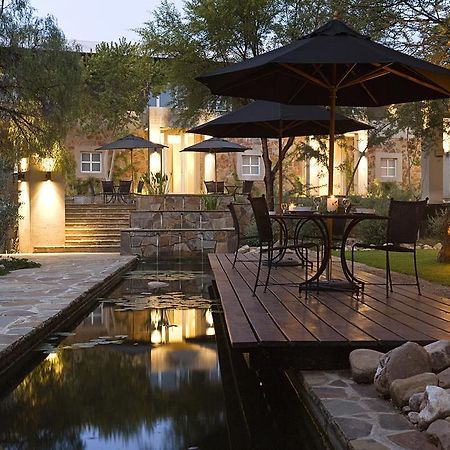 The Village Courtyard Suites & Executive Apartment Windhoek Exterior foto