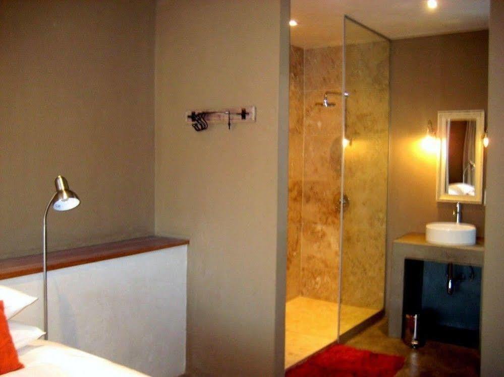 The Village Courtyard Suites & Executive Apartment Windhoek Exterior foto
